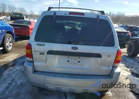 2006 Ford Escape Xlt from USA, damaged, VIN 1FMYU03167KA60693